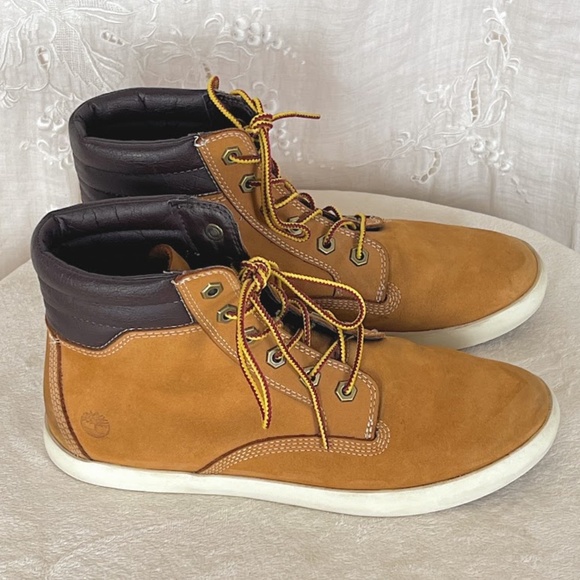 Timberland Shoes - Tiimberland Women's Dausette Sneaker Boots Size 9M 🎉 Host Pick 3X